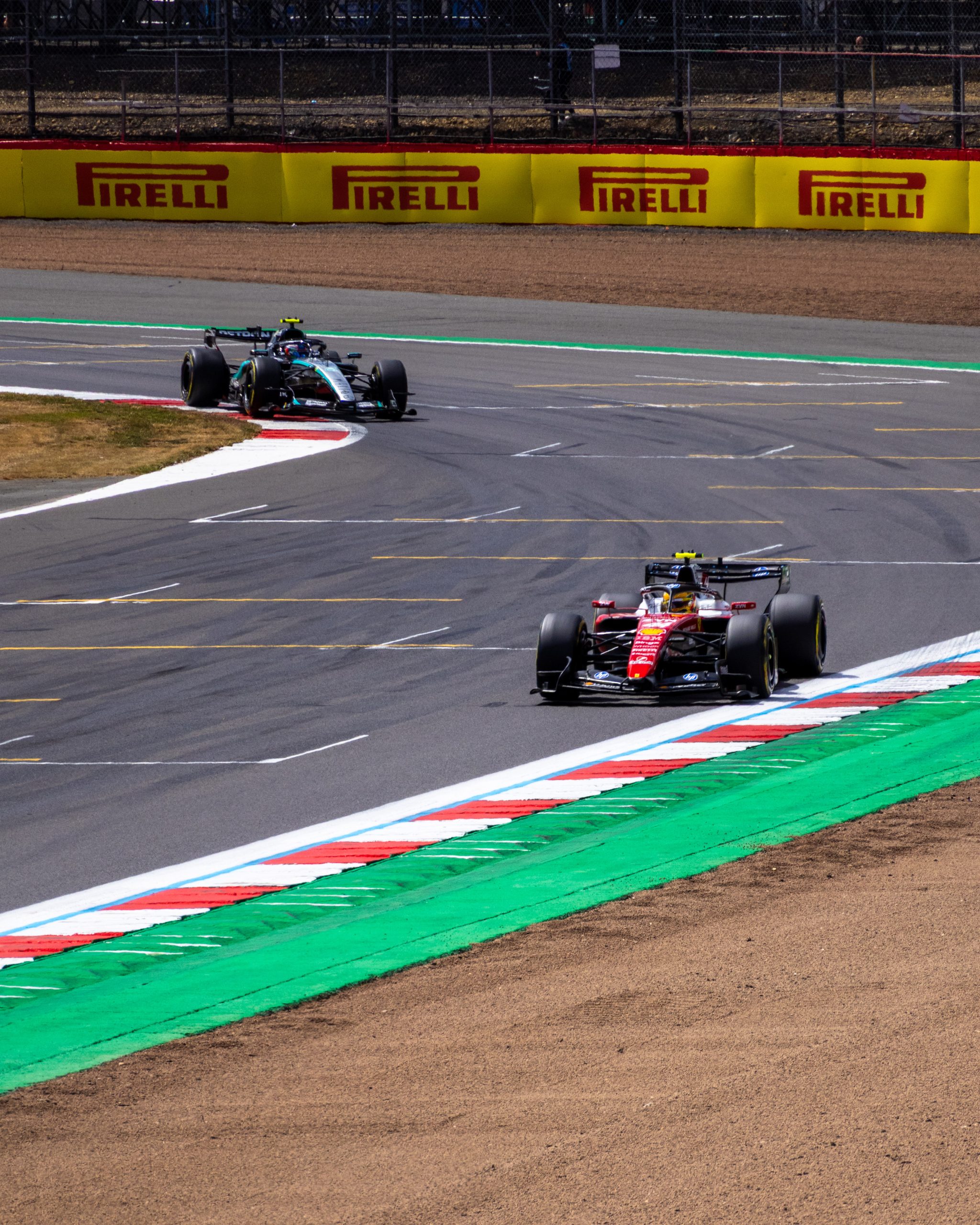Formula 1 cars racing at Silverstone, shot by a British Grand Prix photographer_IMG_1933